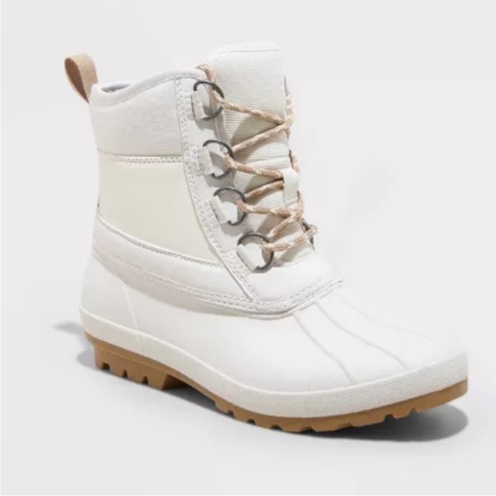 NWT Universal Thread Cream Tiffy Duck Boots Size 8
